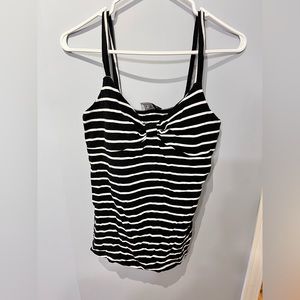 Black and white tank sz Large
